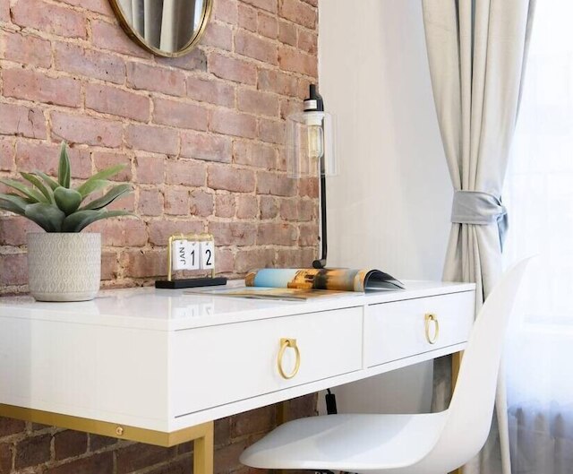 240 イースト アパートメンツ