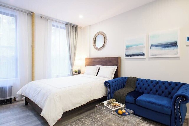 240 イースト アパートメンツ