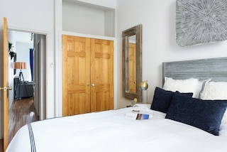 240 イースト アパートメンツ