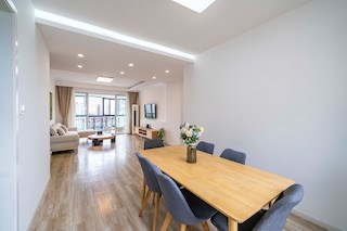 Tyms 4BR 2BA APT TianShan Changning