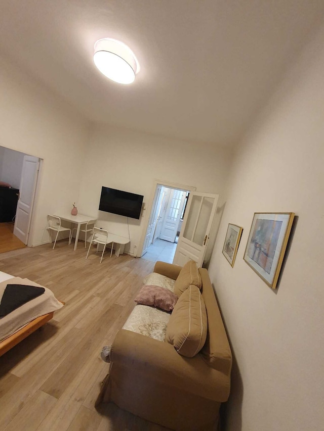 モダン 2ベッドルーム アパートメント ニア カールスプラッツ