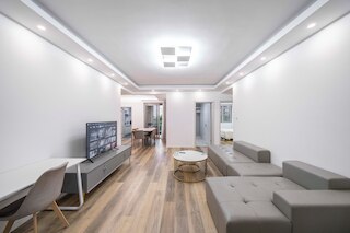 Tyms Elegant 4BR 2BA APT Changning