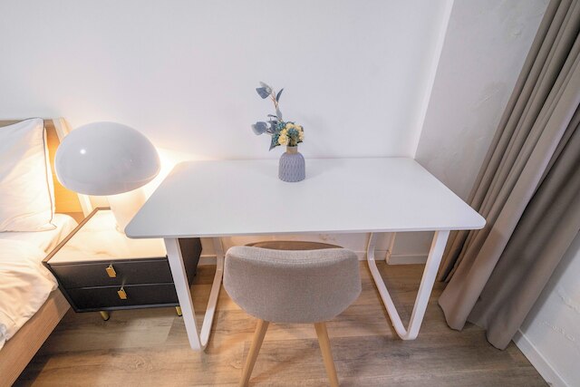 Tyms 4BR 2BA APT Riverside