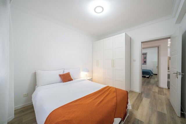 Tyms 4BR 2BA APT Riverside