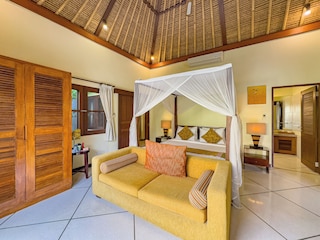 Luxury 4BR-Villa Santai-Central Seminyak