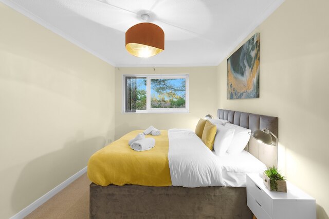 モダン 2 ベッドルーム アパートメント イン ブロードランズ コート