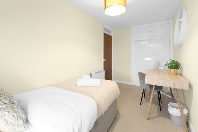 モダン 2 ベッドルーム アパートメント イン ブロードランズ コート