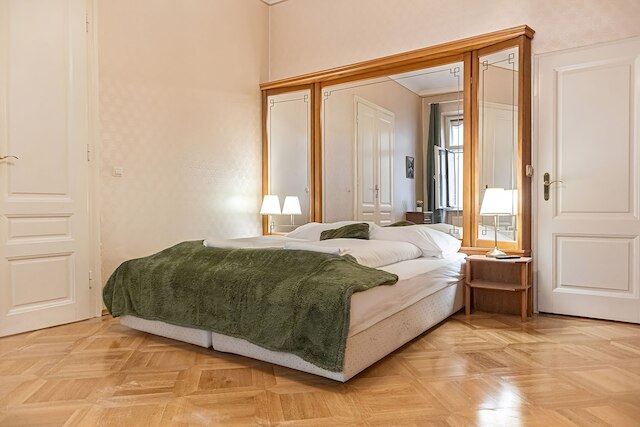 Spacious 4BR Apt Long Stay Friendly