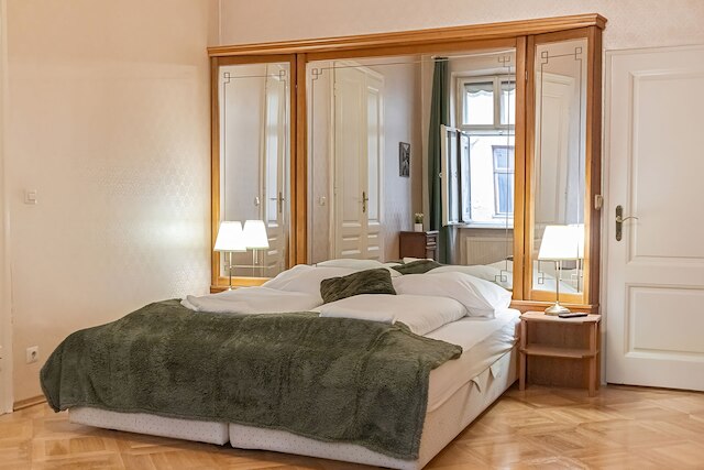 Spacious 4BR Apt Long Stay Friendly