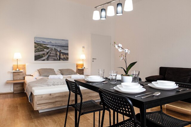 Bright 2BR Apt Perfect Long Stay