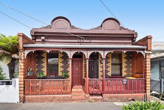 チャーミング 2 ベッド タウンハウス ニア マーケット