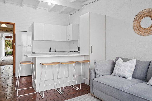 チャーミング 2 ベッド タウンハウス ニア マーケット