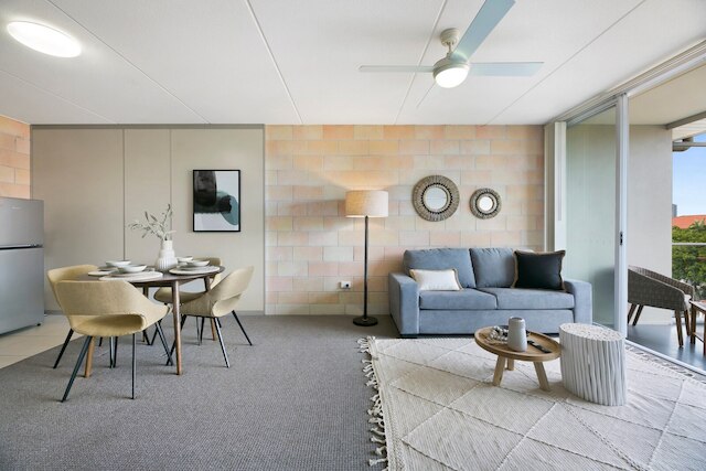 スリーク アパートメント ウィズ プール アンド ルーフトップ テラス