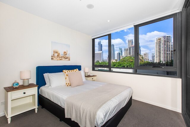 サン ドレンチド アパートメント イン ザ ハート オブ サーファーズ