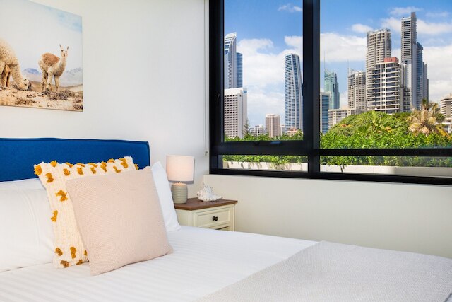 サン ドレンチド アパートメント イン ザ ハート オブ サーファーズ