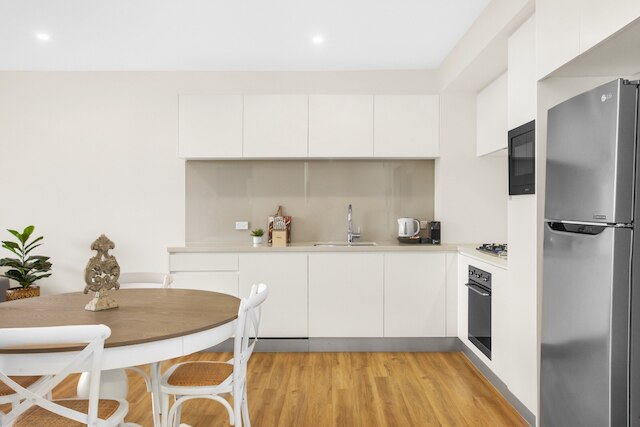 サン ドレンチド アパートメント イン ザ ハート オブ サーファーズ