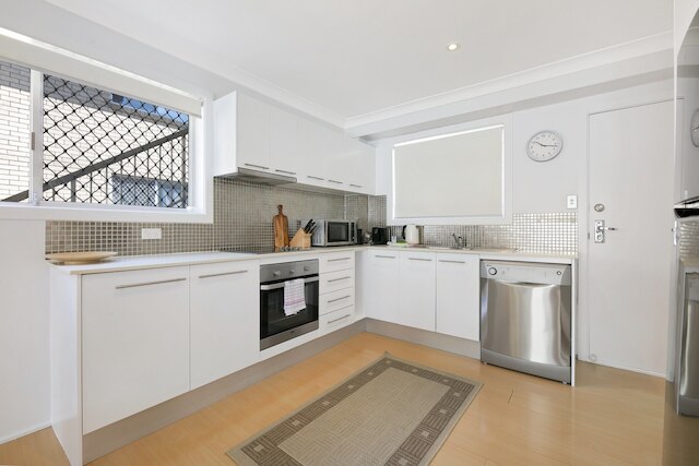 グラウンドフロア 2ベッド マーメイドビーチ パッド ウィズ パーキング