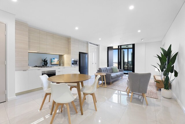 ラックス オーシャンフロント 1ベッド ハイライズ ウィズ プール & ジム