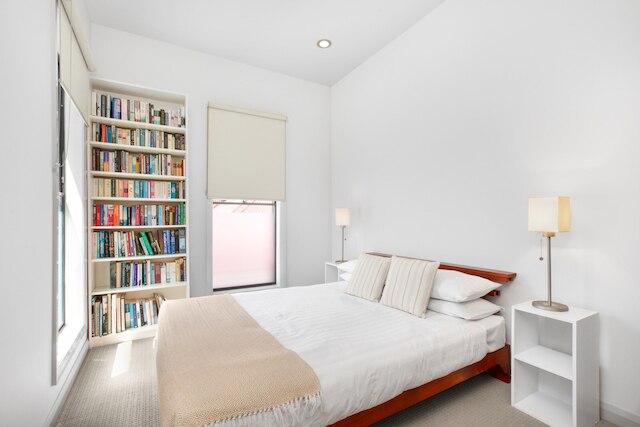 2ベッド アパートメント ウィズ パーキング & バルコニー ニア トレインズ