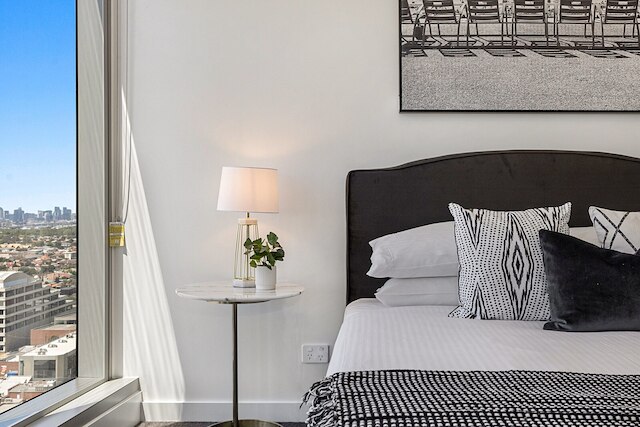 シック 1 ベッド ウィズ パーキング, ジム, プール & シティビューズ