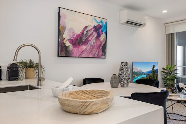 シック 1 ベッド ウィズ パーキング, ジム, プール & シティビューズ