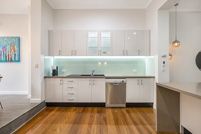 ユニーク 2 ストーリー ヴィクトリアン テラス ニア エロル ストリート