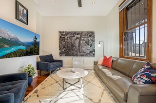 ユニーク 2 ストーリー ヴィクトリアン テラス ニア エロル ストリート