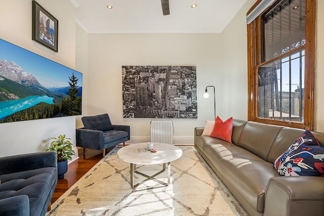 ユニーク 2 ストーリー ヴィクトリアン テラス ニア エロル ストリート