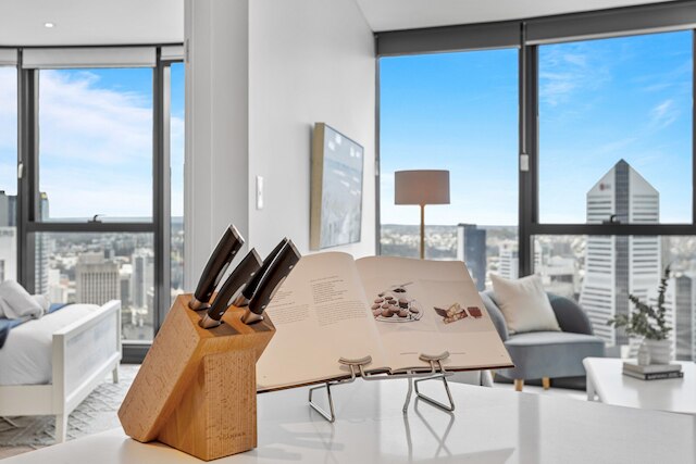 ブレステイキング シティビューズ 1 ベッド ウィズ プール, BBQ & ジム