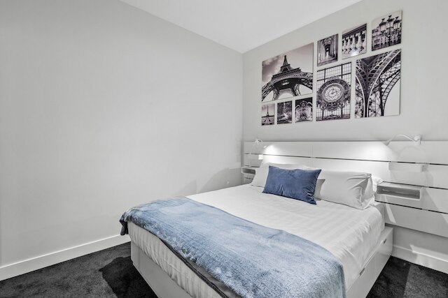 スタイリッシュ アンド スペーシャス 2ベッド アパートメント メルボルン