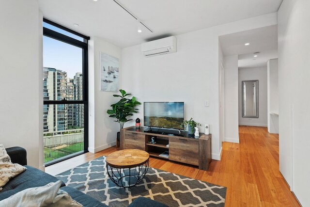 ブライト アパートメント ウィズ シティビューズ イン トレンディ ロケール