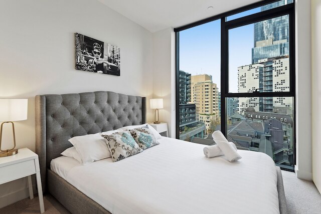 ブライト アパートメント ウィズ シティビューズ イン トレンディ ロケール