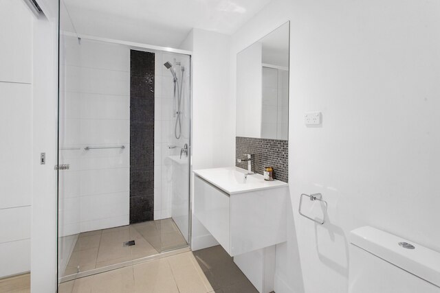 スペーシャス 2ベッド ユニット ウィズ バルコニー ネクスト トゥ ザ ギャバ