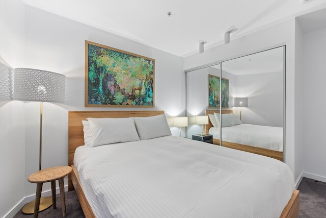 シック 1ベッド ウィズ ハーバービューズ & プール バイ トラムライン