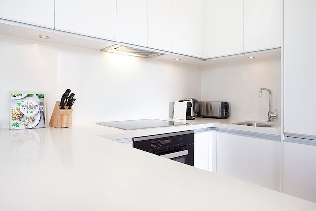 スペーシャス スタジオ ウィズ バルコニー イン インナーシティ グリーブ