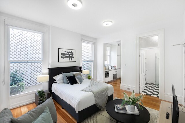 リノベーテッド スタジオ イン ボヘミアン エリア クローズ トゥ シティ