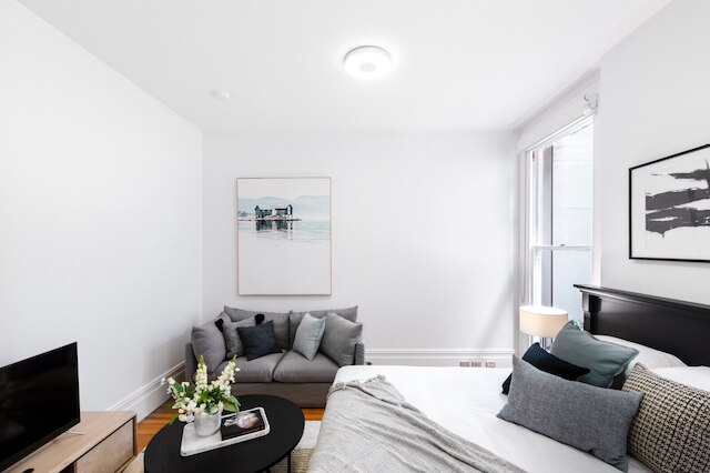 リノベーテッド スタジオ イン ボヘミアン エリア クローズ トゥ シティ