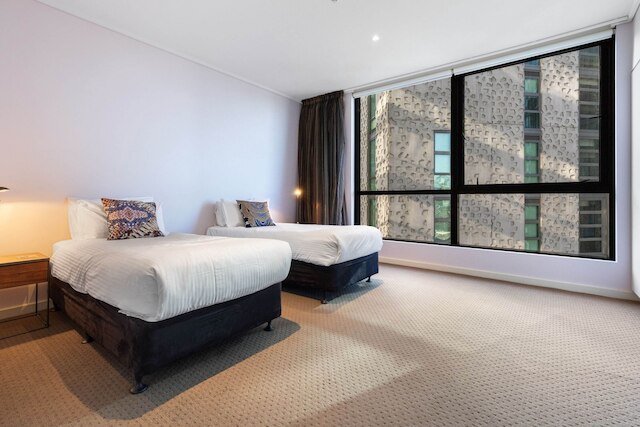 2 ベッド インナーシティ パッド ウィズ ジム