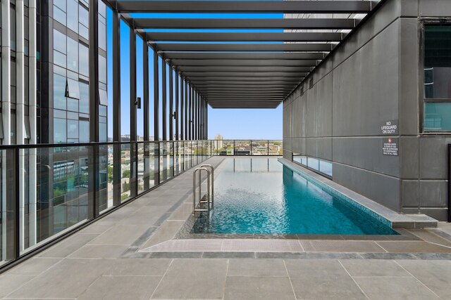 ソフィスティケイテッド 2 ベッド ウィズ ベイビューズ & アメニティーズ