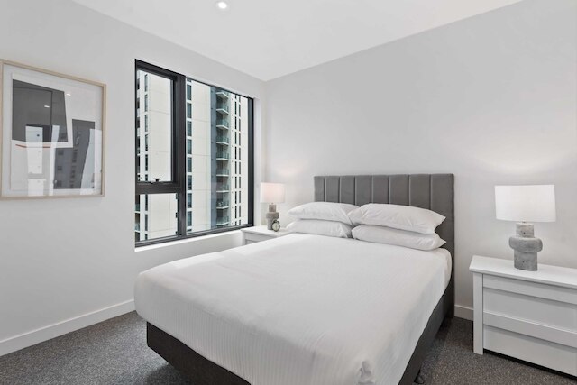 ソフィスティケイテッド 2 ベッド ウィズ ベイビューズ & アメニティーズ