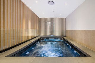 モダン, エグゼクティブ 1 ベッドルーム アパートメント ウィズ バルコニー