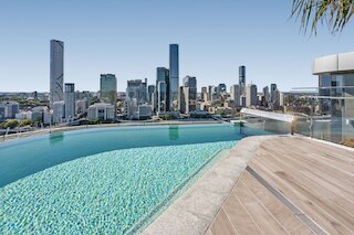 リバービュー ユニット ウィズ ルーフトップ プール ニア ミュージアムズ