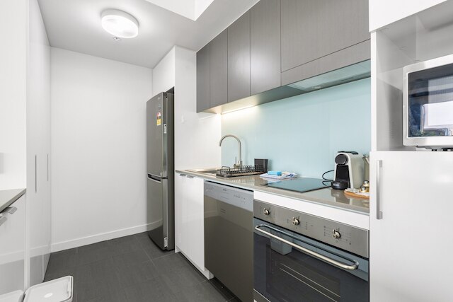 シック 1ベッド インナーシティ リトリート ウィズ プール アンド ビューズ