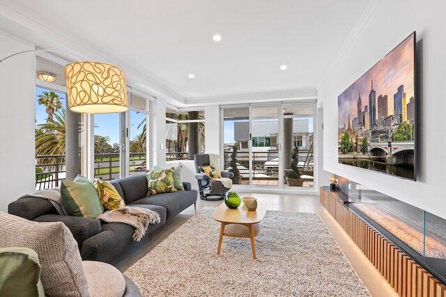 シーニック ビーチサイド 3ベッドルーム ウィズ ウォータービューズ