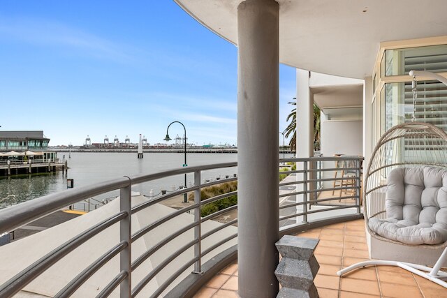 シーニック ビーチサイド 3ベッドルーム ウィズ ウォータービューズ