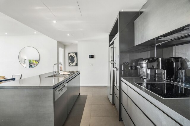 スタニング 2ベッド アパートメント ウィズ ウォータービューズ