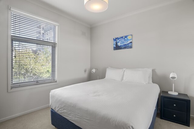 セントラル 2 ベッド パッド ウィズ テニスコート,