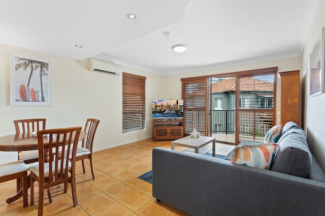 チャーミング 2ベッド アパートメント ウィズ シティビューズ