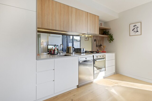 コージー 1ベッド ウィズ プライベート バルコニー バイ ショーグラウンズ