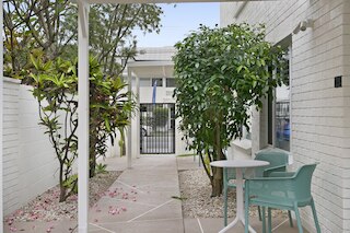 メディタレニアン サーファーズ パラダイス タウンハウス ウィズ BBQ